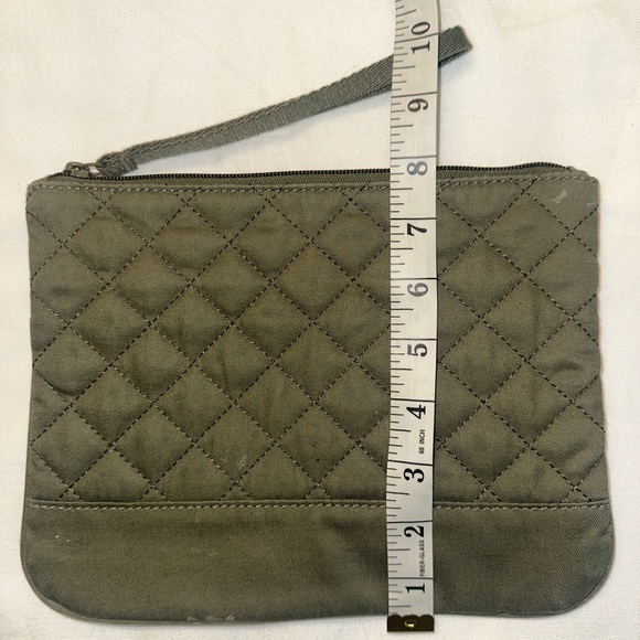 Lands' End Green Quilted Clutch Wristlet - Picture 4 of 6